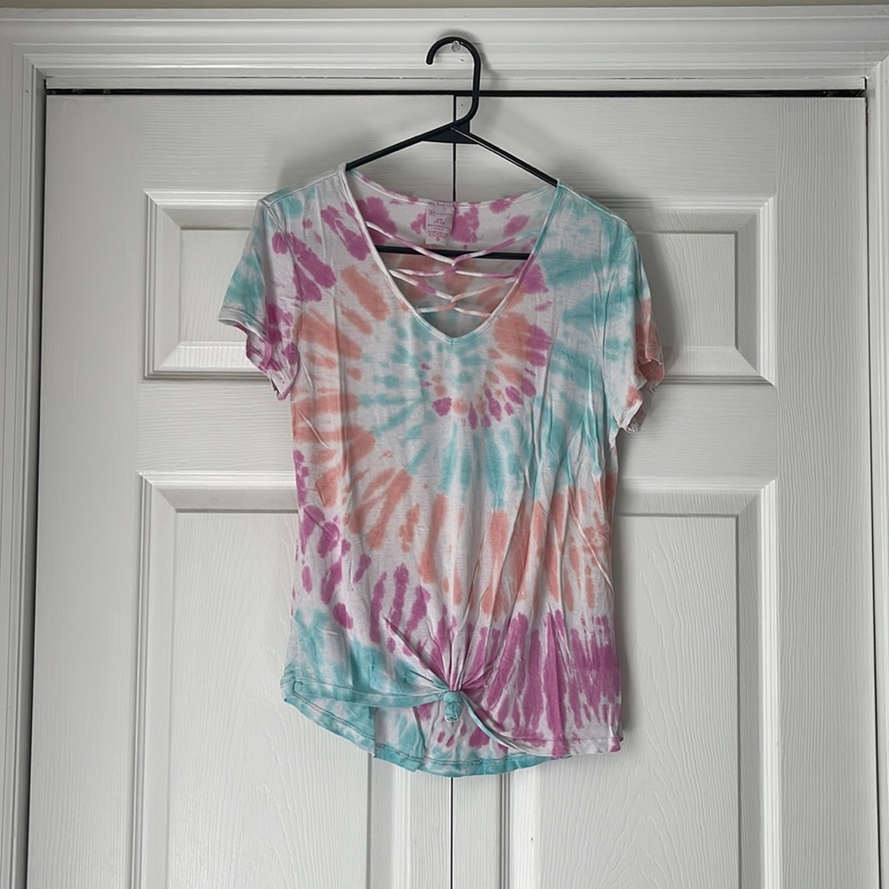Girl’s tie dye shirt